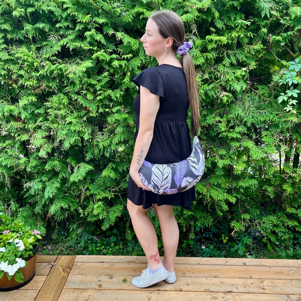 The Crosstown Crescent Bag by Tundhi - Colour: Violet Safari 💜
